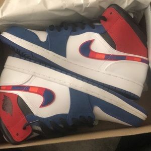 Jordan 1s mid